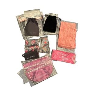 Mary Kay Bundle of (10+) Makeup Bags Cosmetic Cases Lot of Assorted Bags